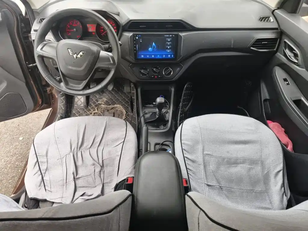 Wuling Hongguang — миниатюра 13