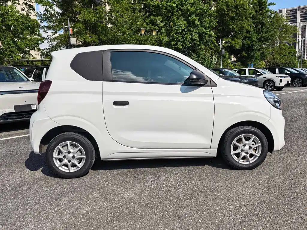 Roewe Clever — миниатюра 7