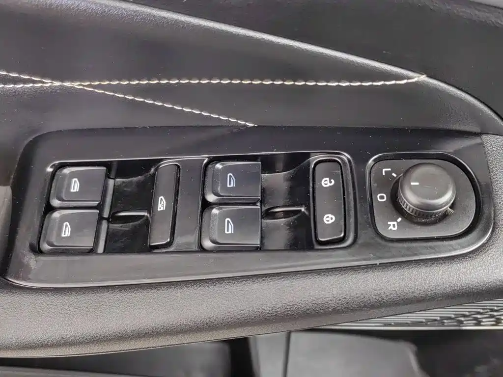 Geely Emgrand — миниатюра 9