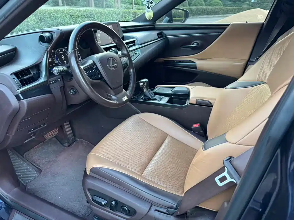 Lexus ES 2020 200