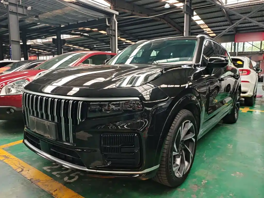 Lynk & Co 09