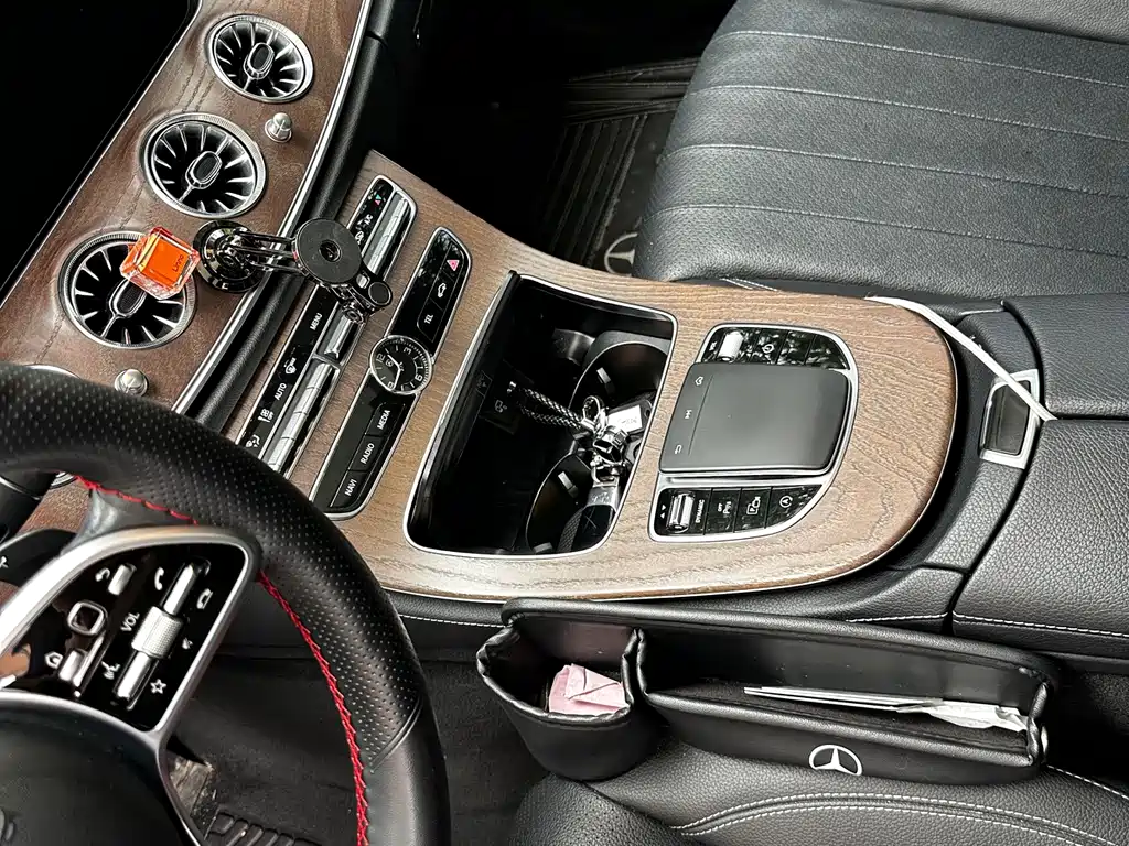 Mercedes-Benz E-Class — миниатюра 8