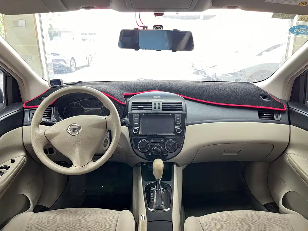 Nissan Tiida — миниатюра 11