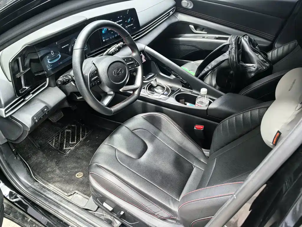Hyundai Elantra — миниатюра 4