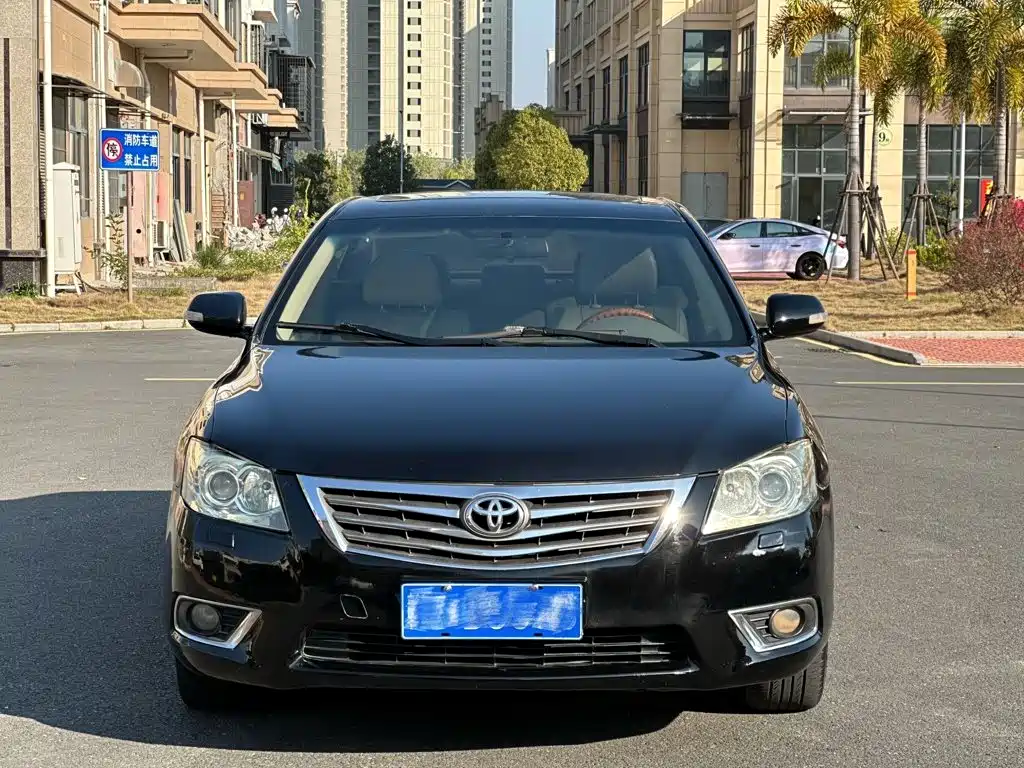 Toyota Camry — миниатюра 2