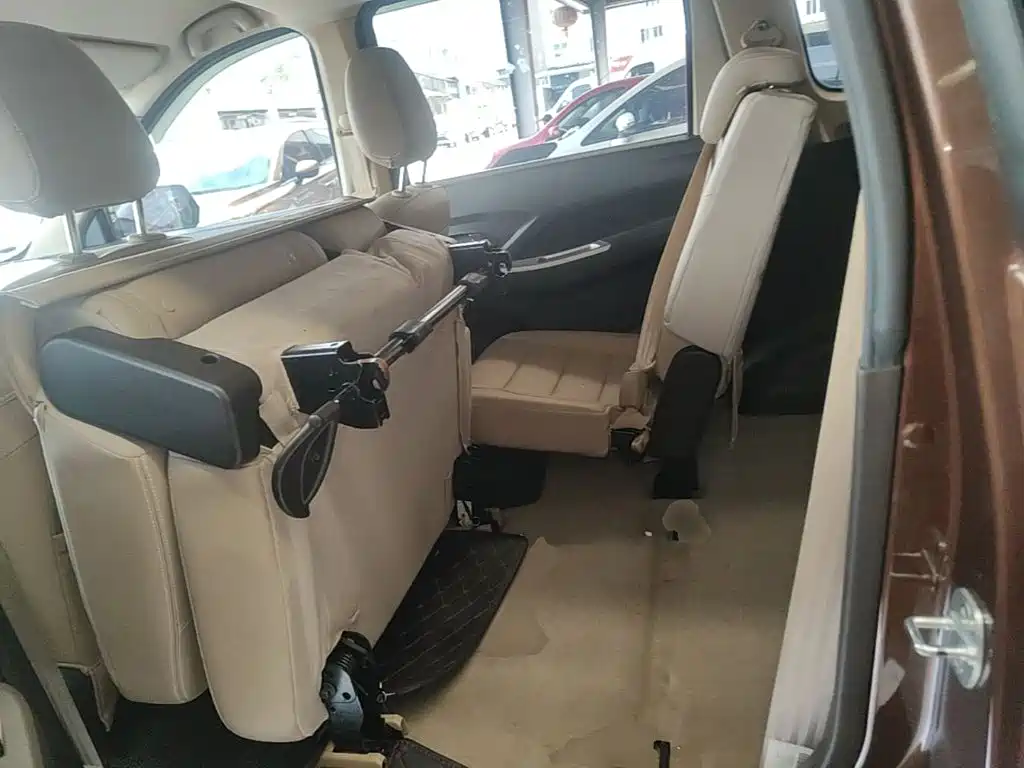 Wuling Hongguang — миниатюра 17
