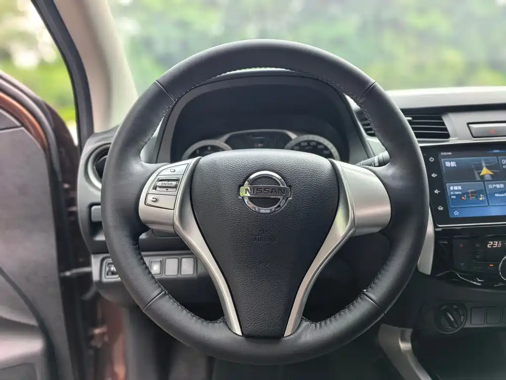 Nissan Navara — миниатюра 15
