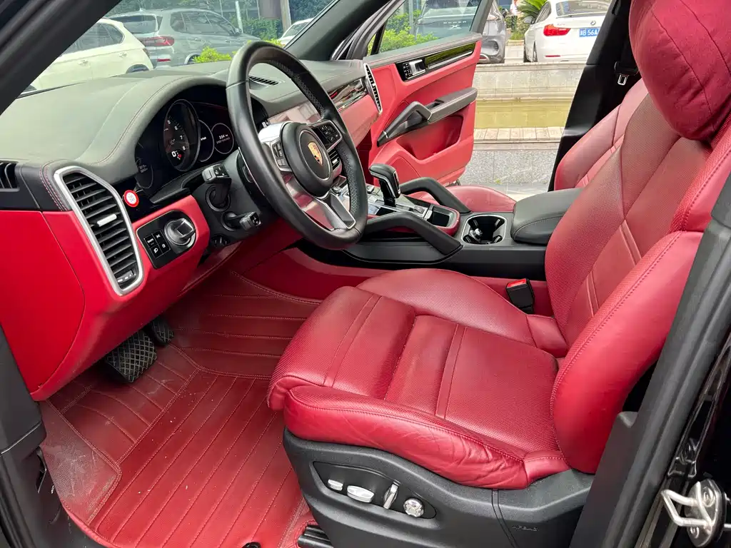 Porsche Cayenne — миниатюра 5