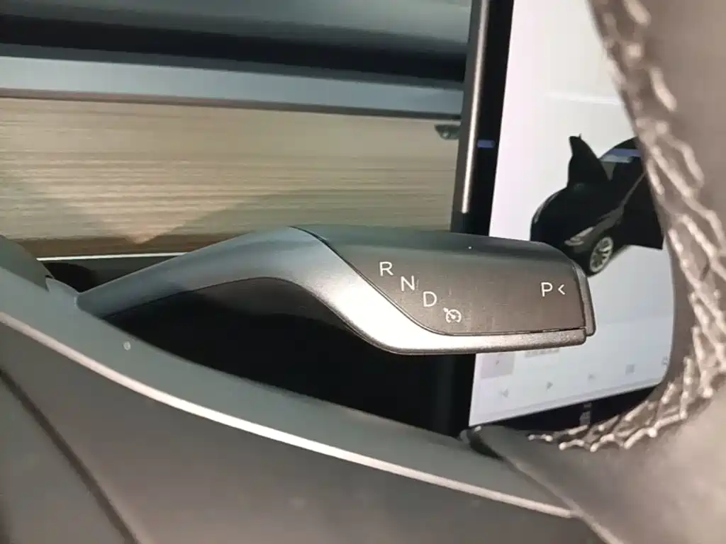 Tesla Model 3 — миниатюра 14