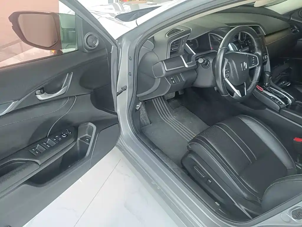 Honda Civic — миниатюра 16