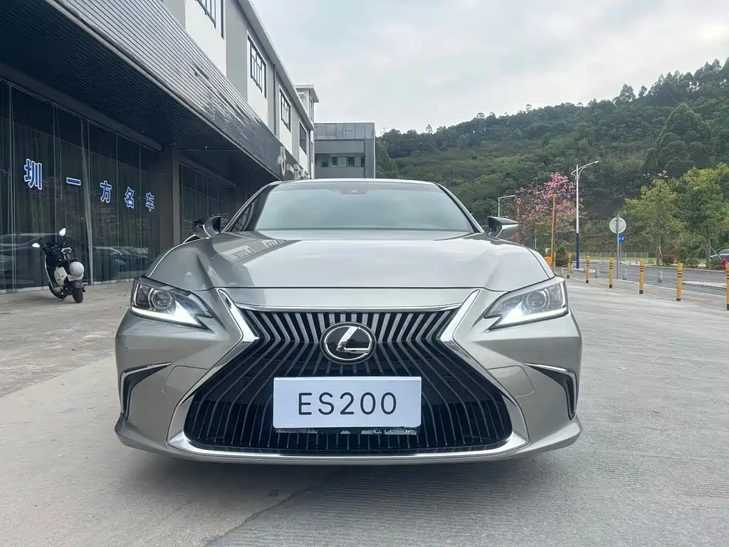 Lexus ES — миниатюра 2