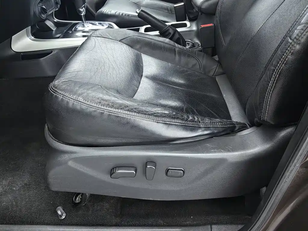 Nissan Navara — миниатюра 20