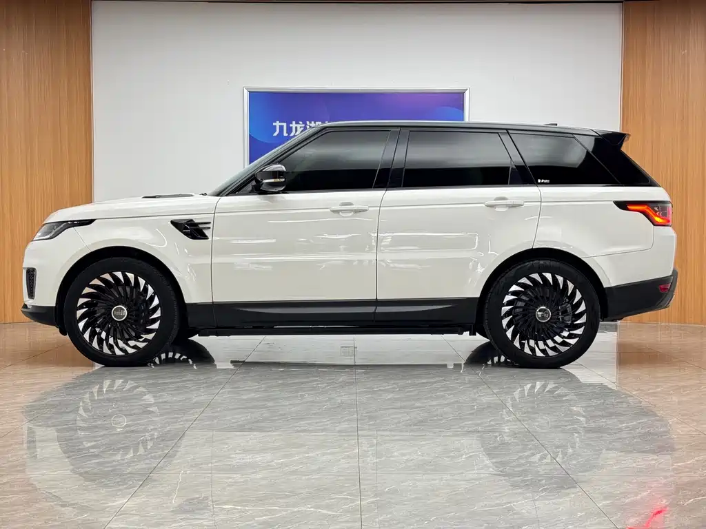 Land Rover Sport PHEV — миниатюра 7