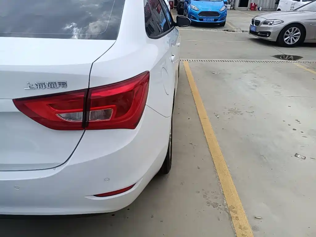 Buick Excelle — миниатюра 8