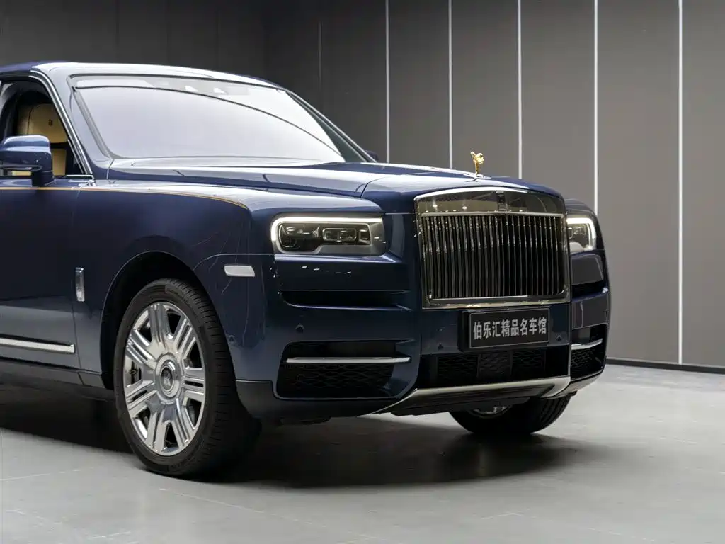 Rolls-Royce Cullinan 2018 мест