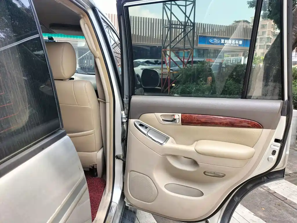 Toyota Prado (Import) — миниатюра 17
