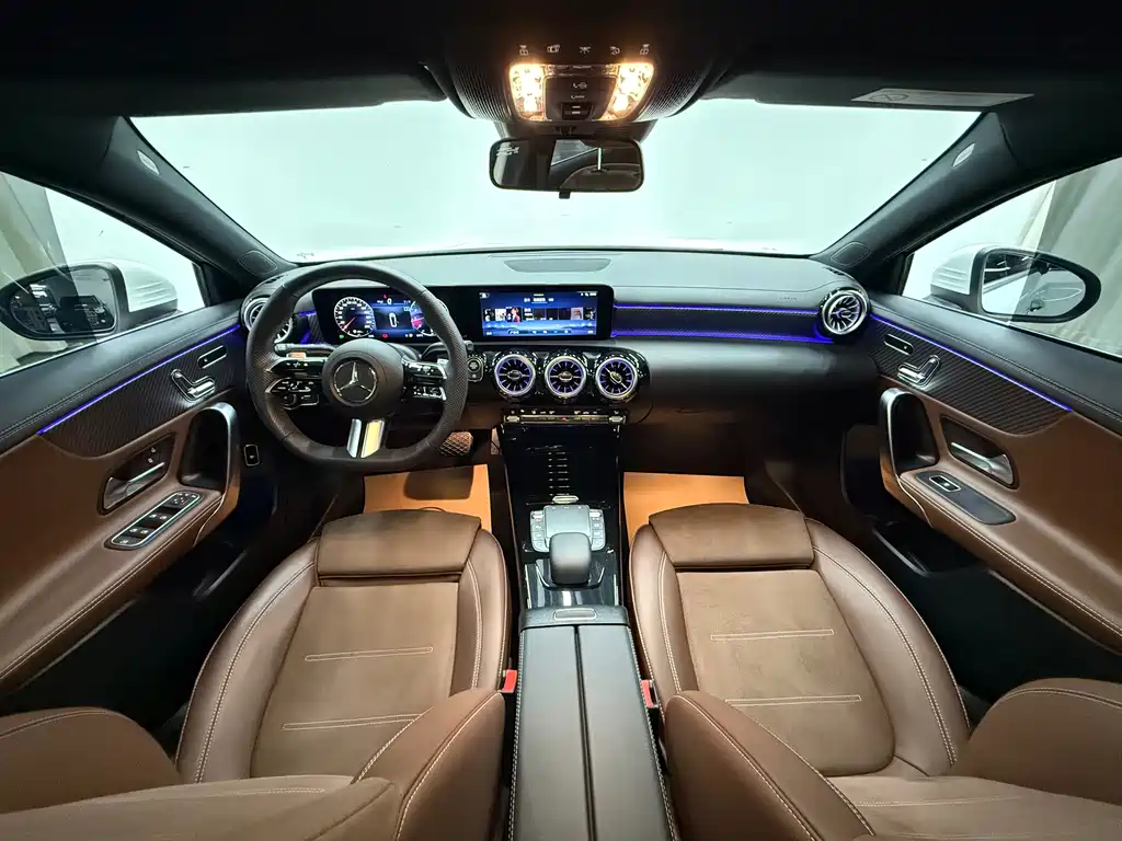 Mercedes-Benz A-Class A 2024 A 200 L Fashion