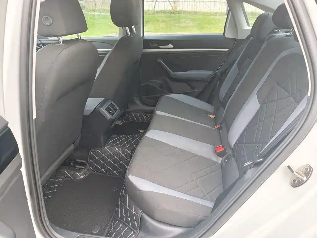 Volkswagen Lavida — миниатюра 9
