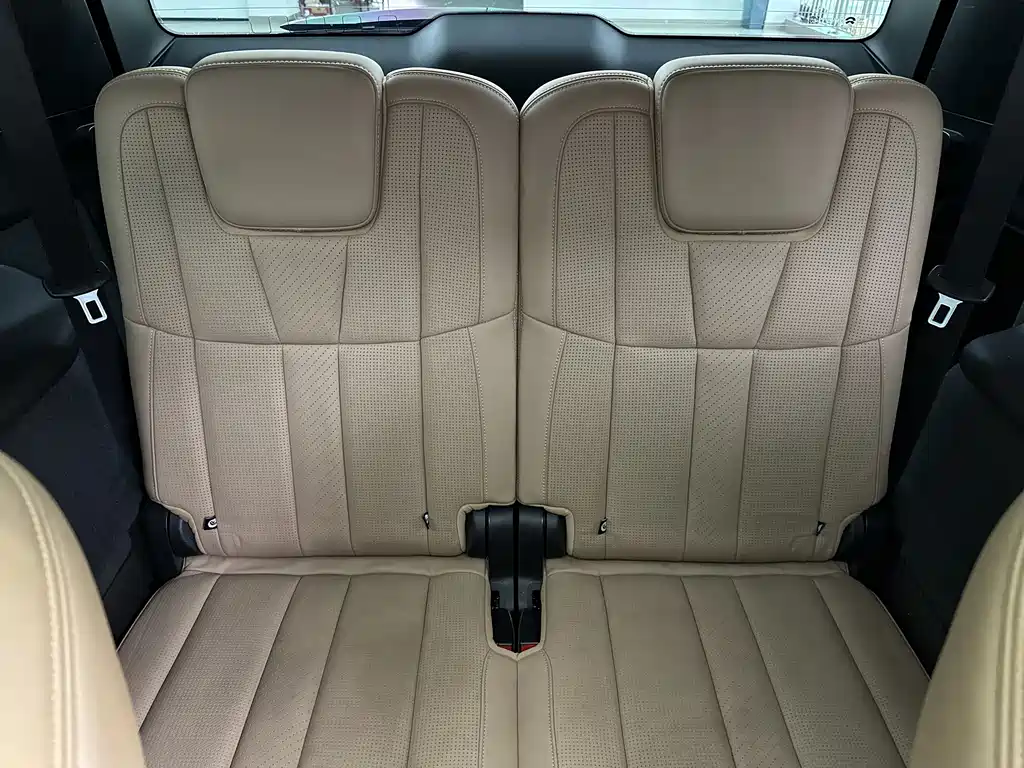 NIO ES8 2020 580KM мест