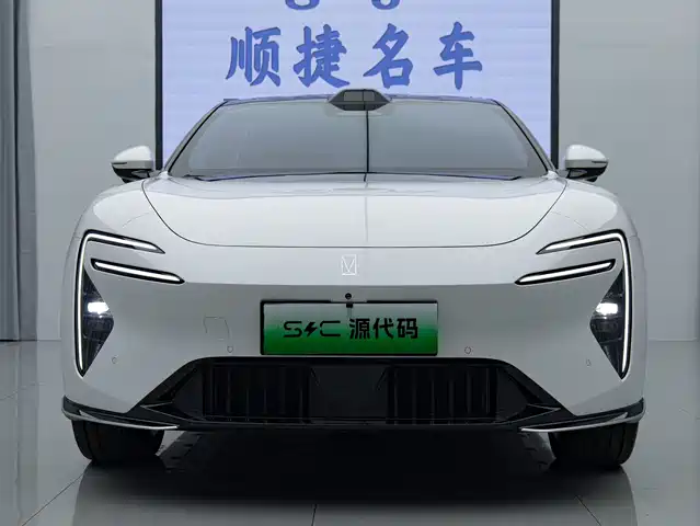 2025 Avatr 06