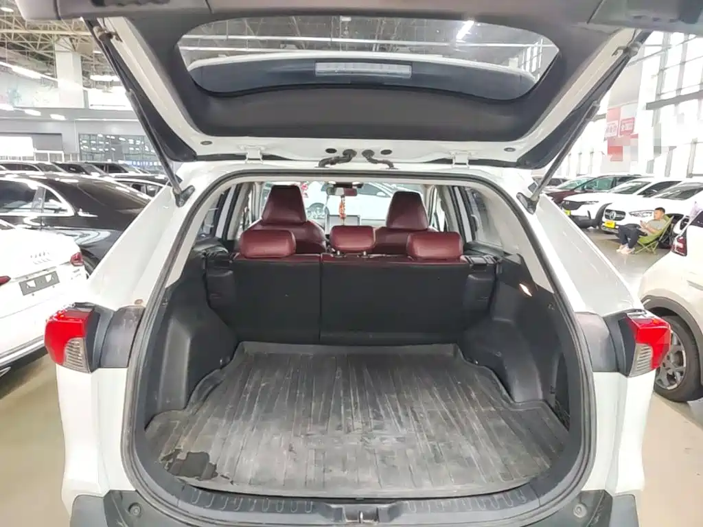 Toyota RAV4 — миниатюра 19