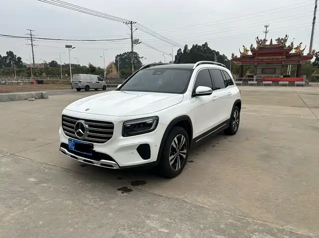 MERCEDES-BENZ GLB