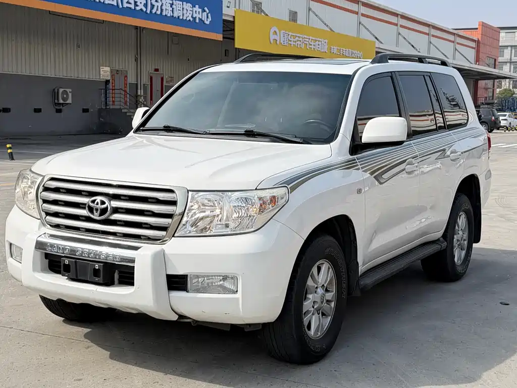 Toyota Land Cruiser 2011