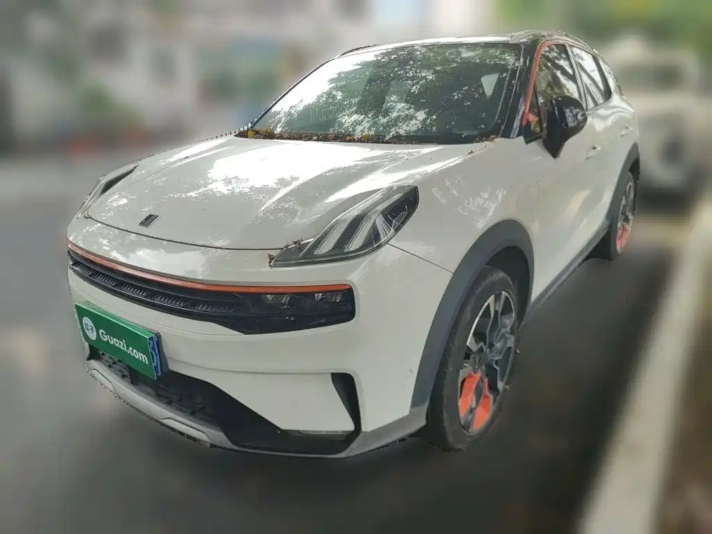 Lynk & Co 06