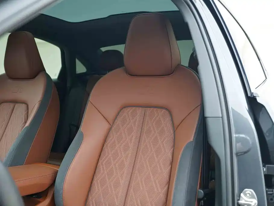 Audi Audi A5L — миниатюра 13