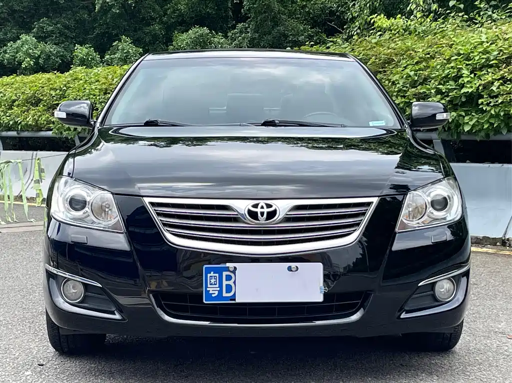 Toyota Camry — миниатюра 2