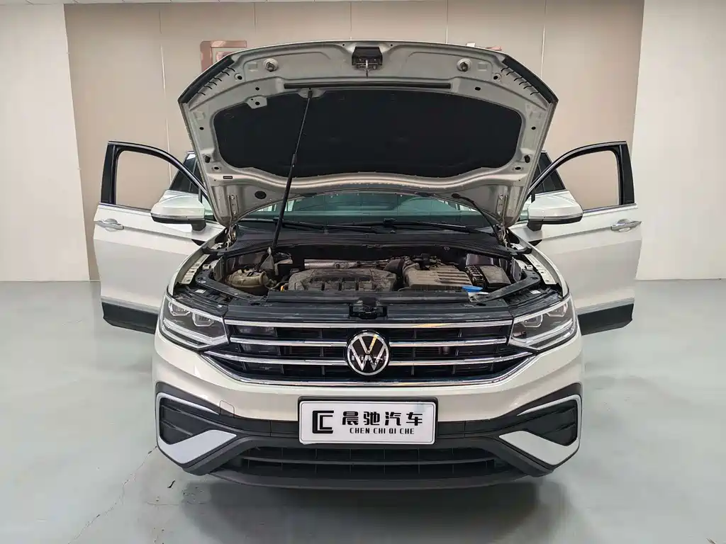 Volkswagen Tiguan L — миниатюра 15