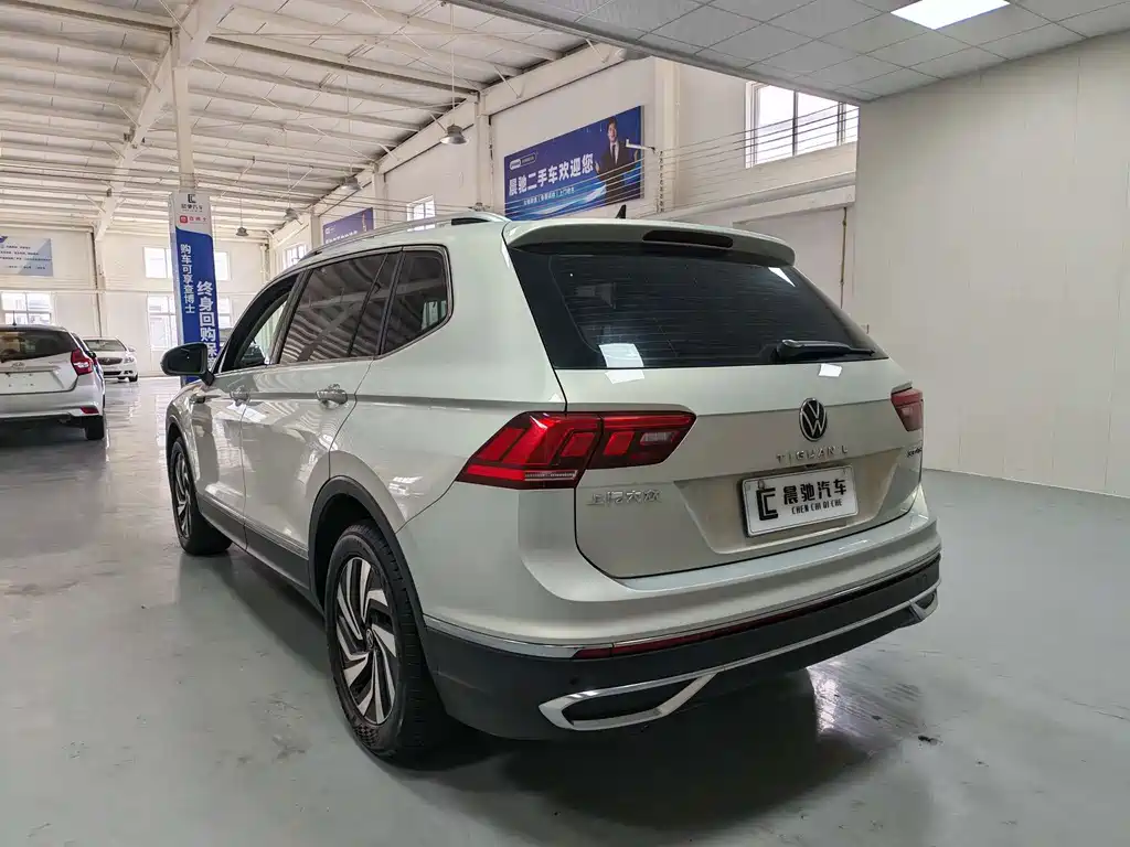 Volkswagen Tiguan L — миниатюра 6