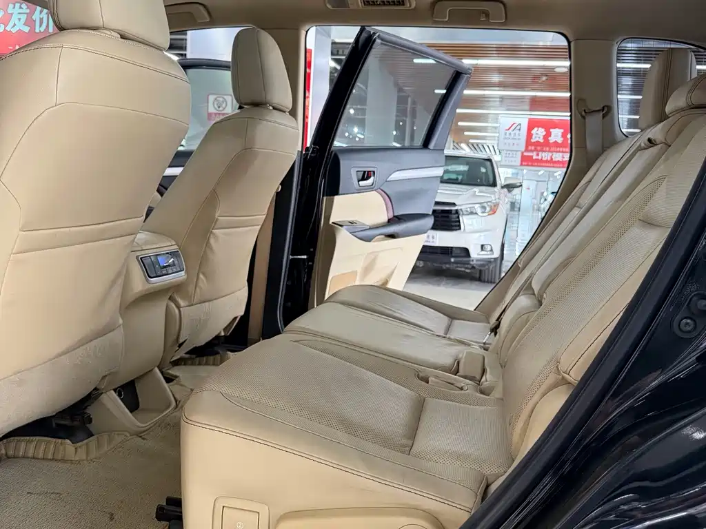 Toyota Highlander — миниатюра 8