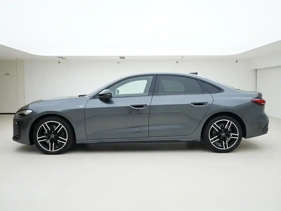 Audi Audi A5L — миниатюра 3