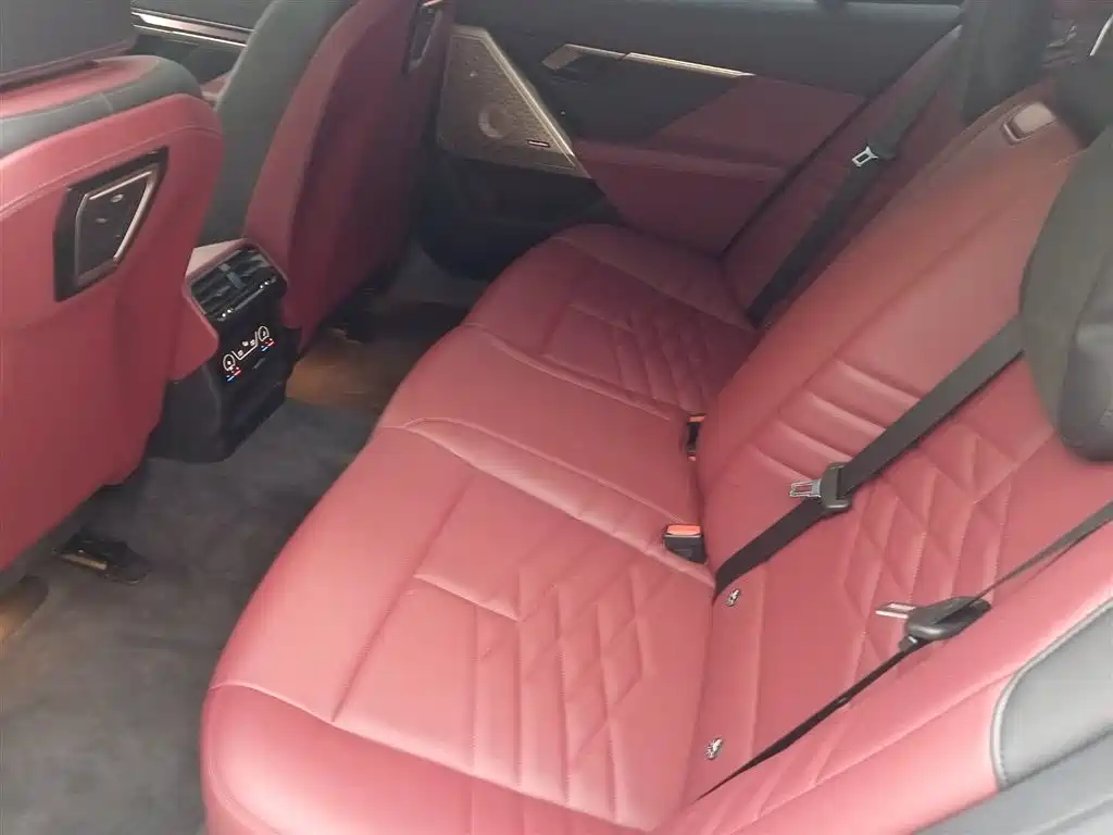 BMW i5 2024 eDrive 35L Luxury