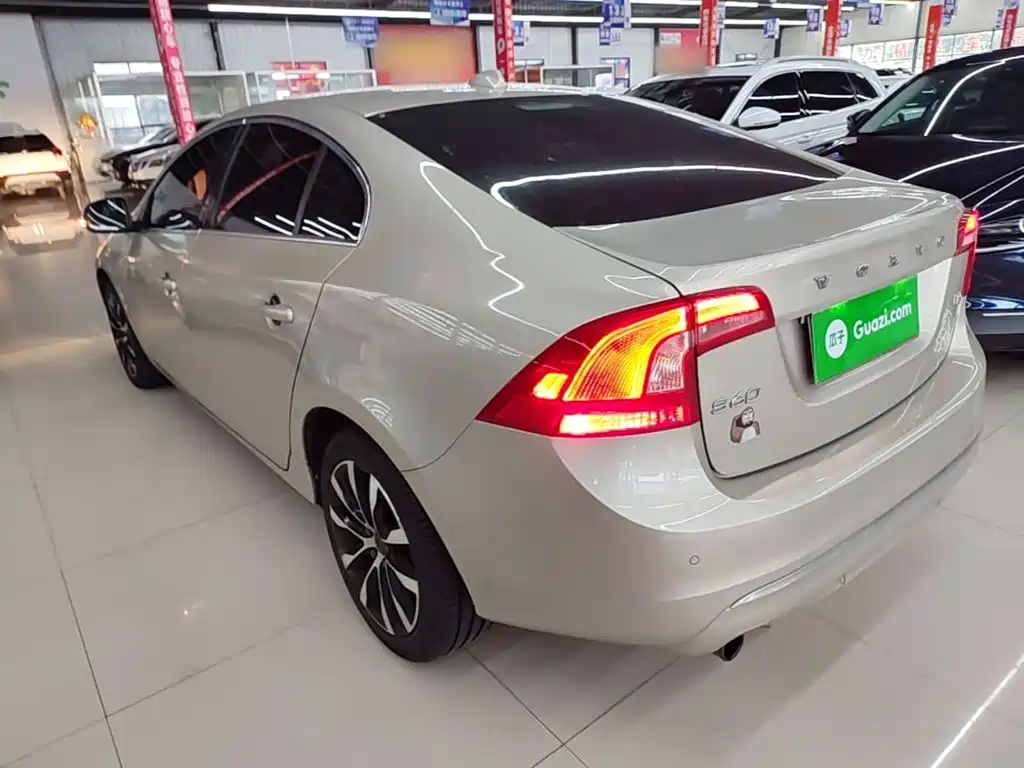 Volvo S60 — миниатюра 5