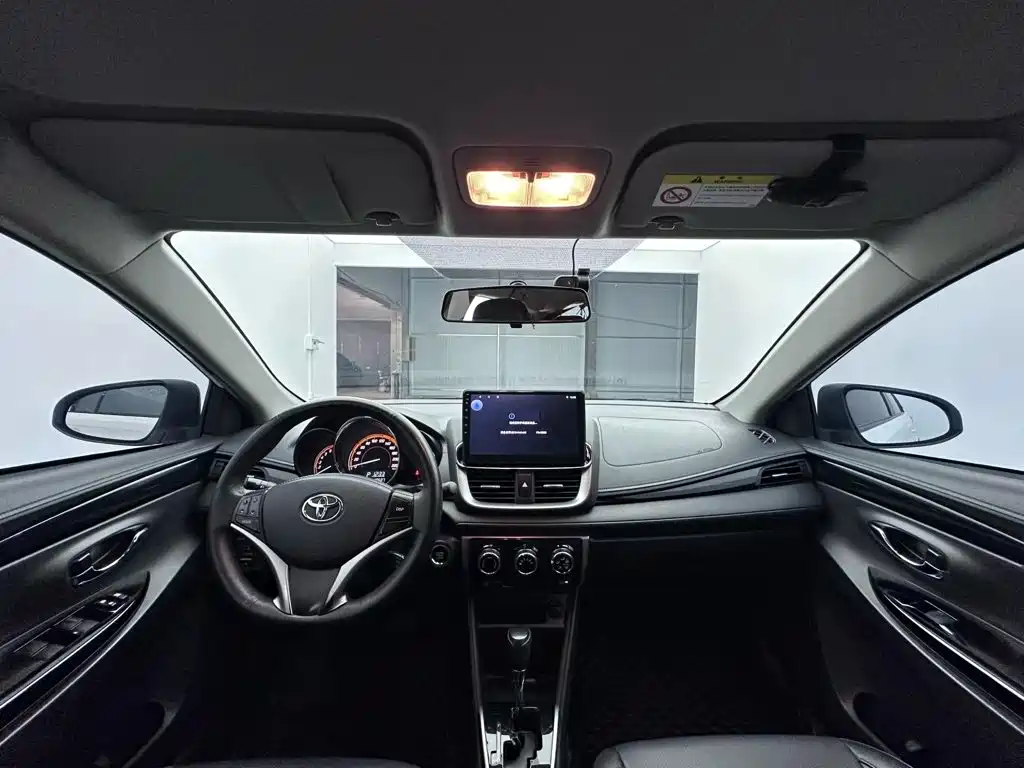 Toyota Yaris L — миниатюра 7