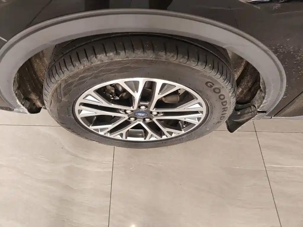 Ford Escape — миниатюра 23