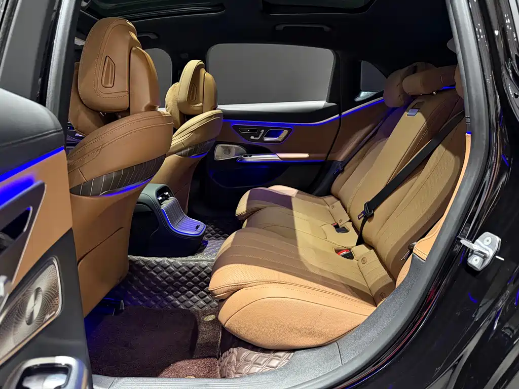 Mercedes-Benz E-Class — миниатюра 12