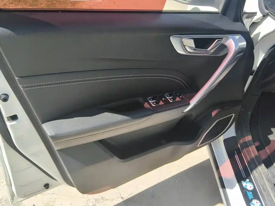 Geely Vision X3 — миниатюра 7