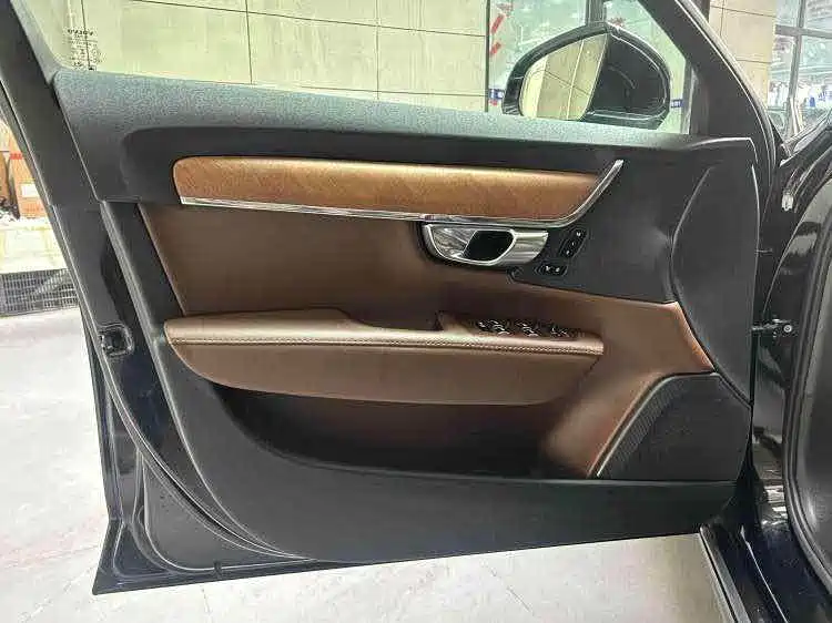 Volvo S90 — миниатюра 4