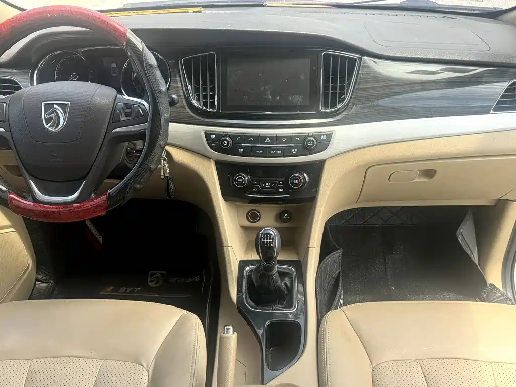 Baojun 730 2016 1.5L MT Luxury 7 мест