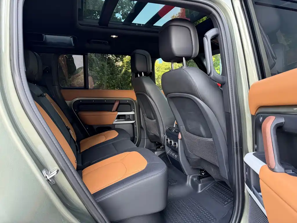 Land Rover Defender — миниатюра 9