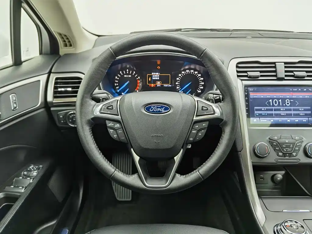 Ford Mondeo — миниатюра 11