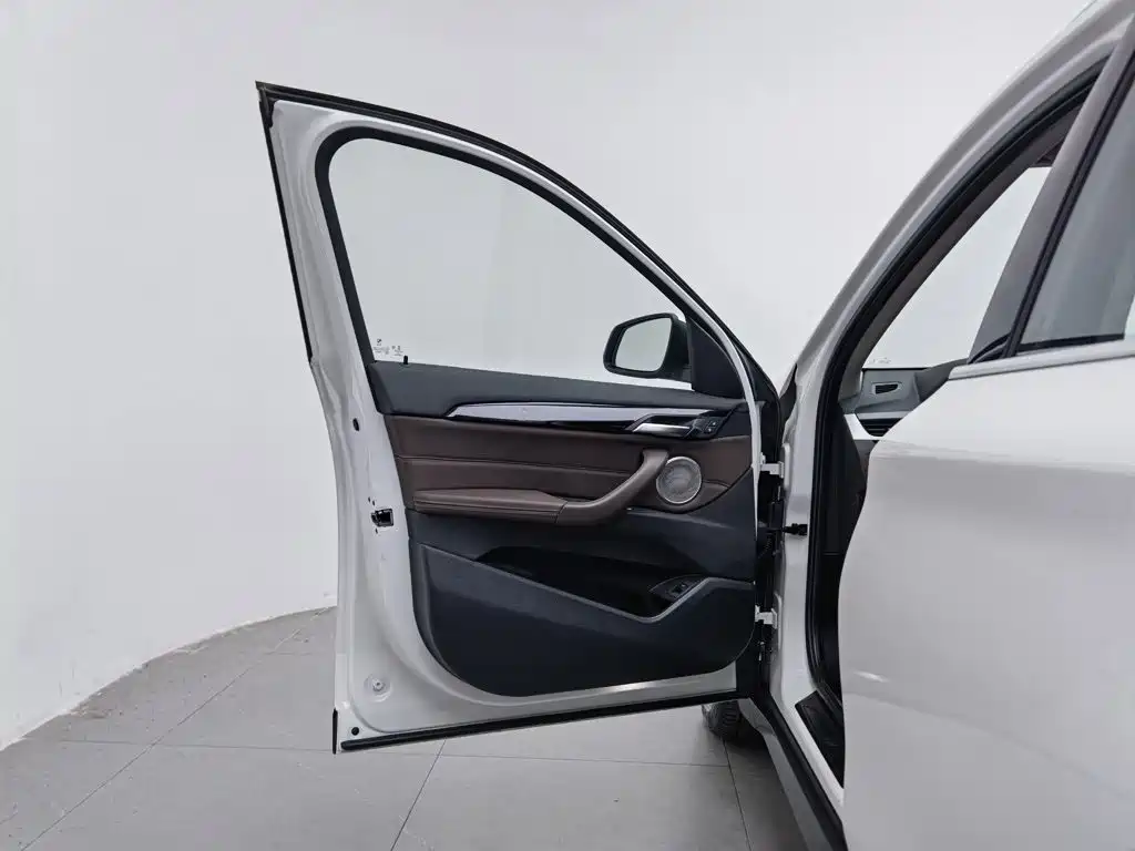 BMW X1 — миниатюра 8