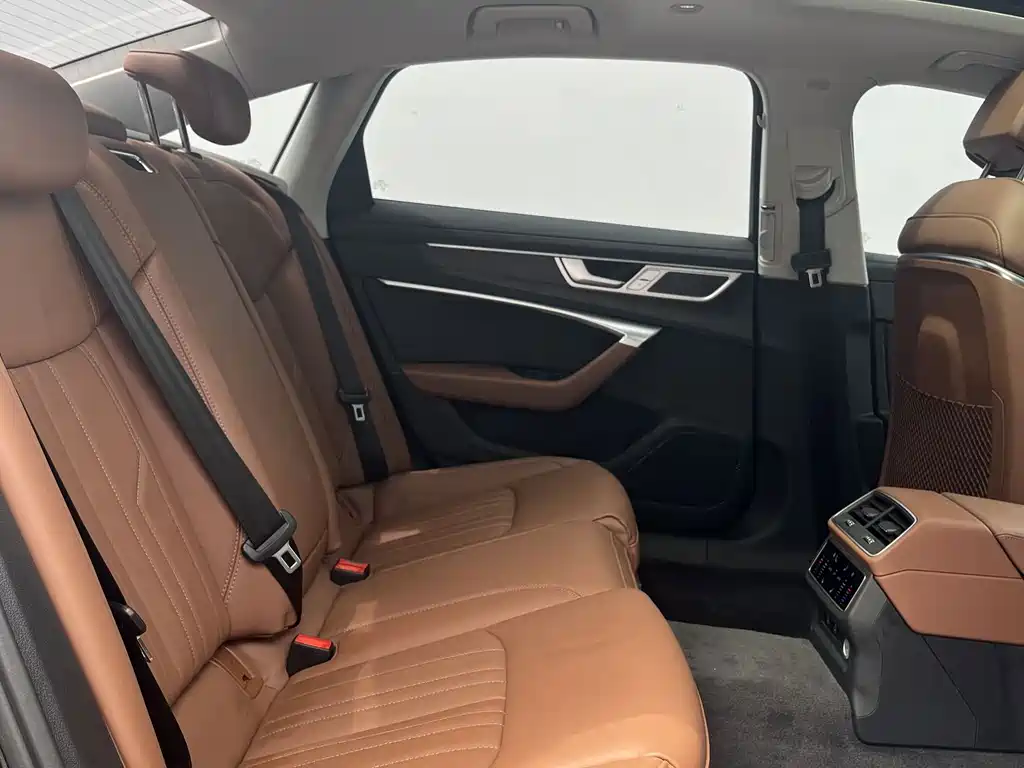 Audi A6L — миниатюра 7
