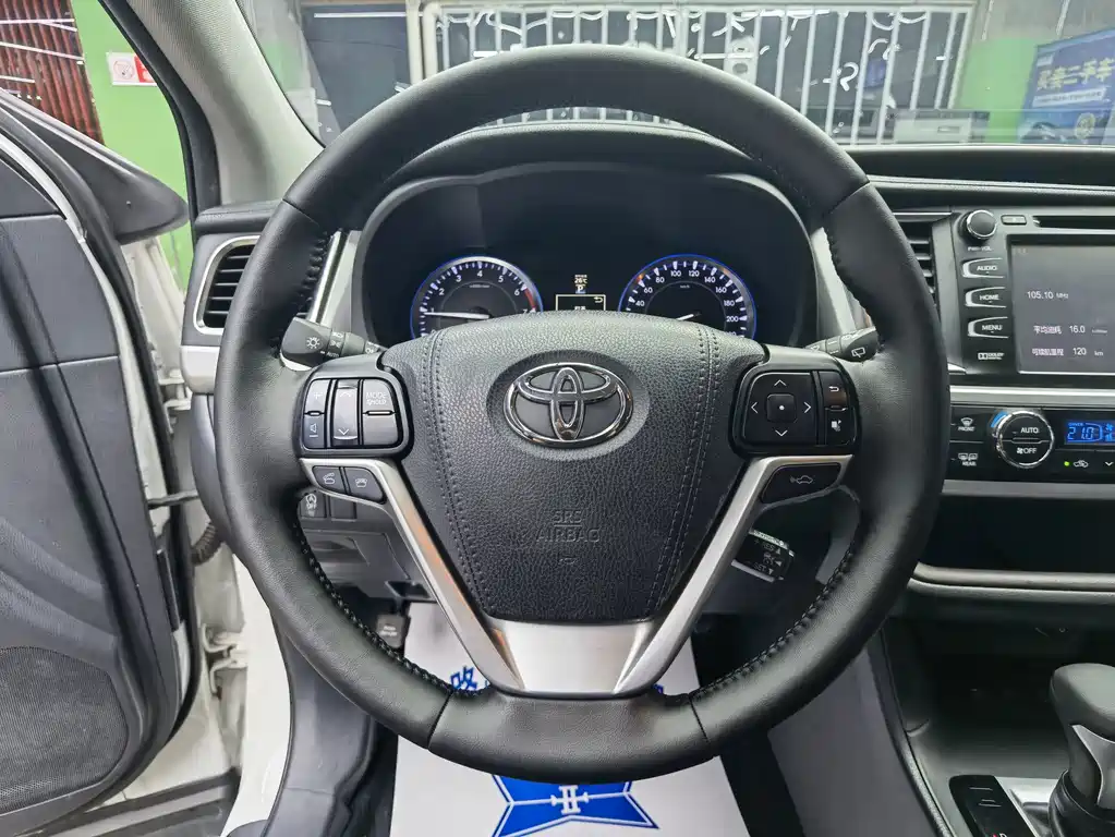 Toyota Highlander — миниатюра 10