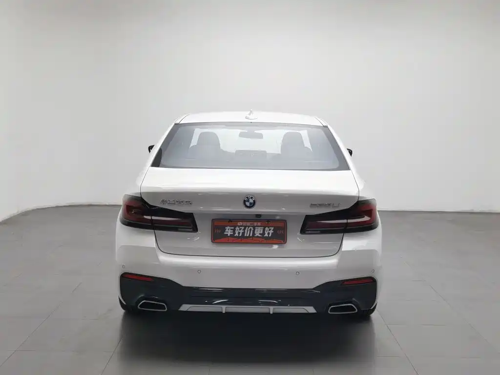 BMW 5 Series — миниатюра 4
