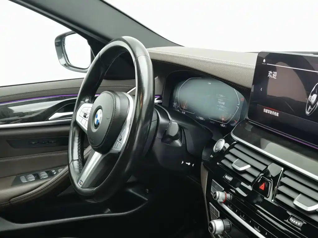 BMW 5 Series — миниатюра 22