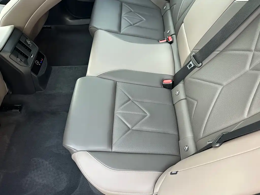 BMW X3 — миниатюра 11